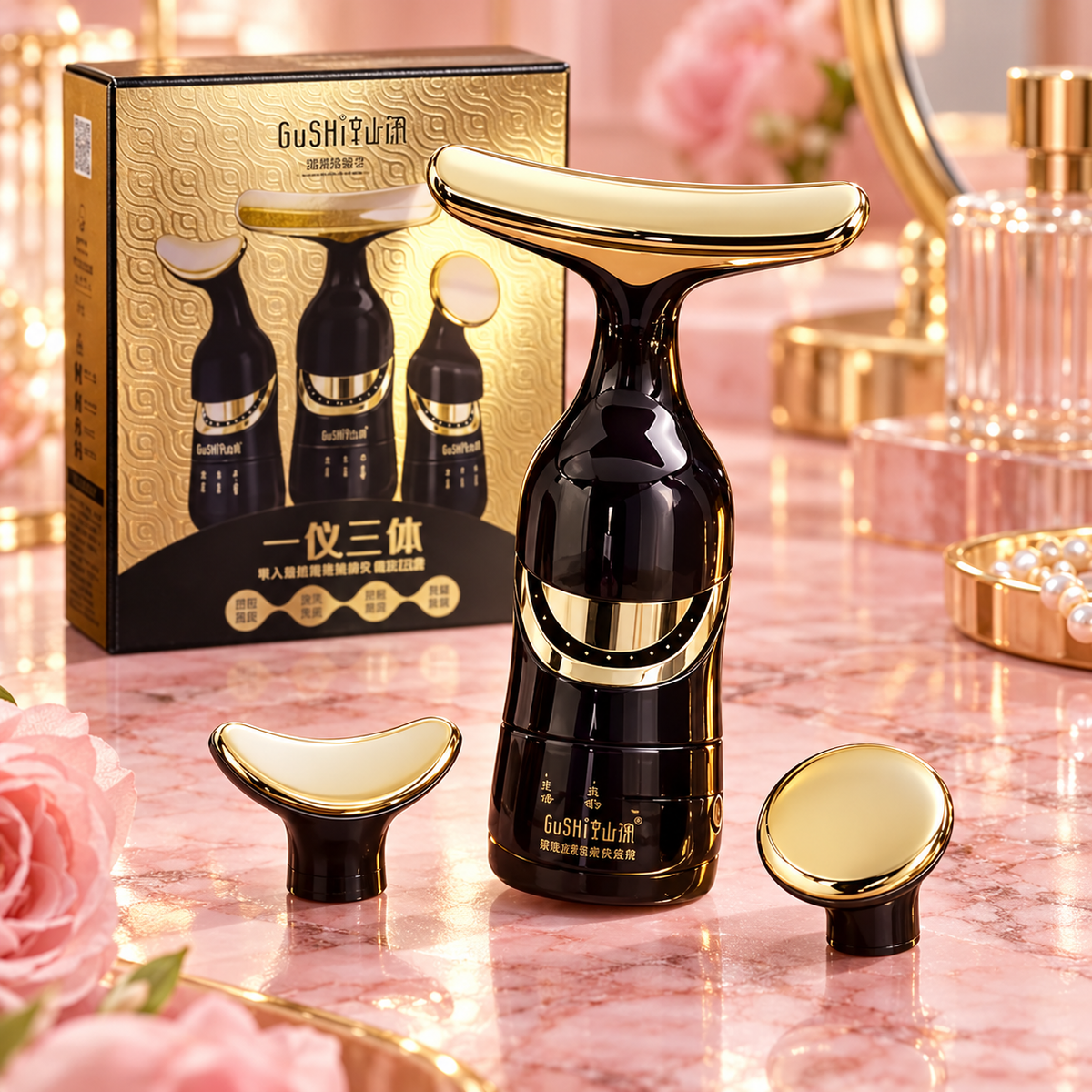 Masajeador facial negro y dorado con tres cabezales